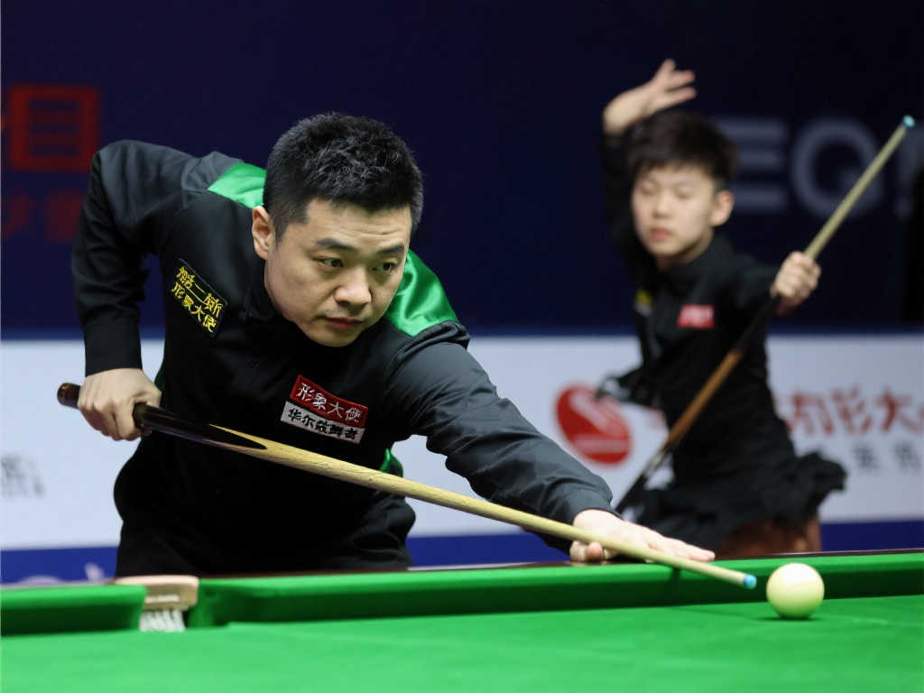 帕洛特：丁俊晖诠释中国斯诺克风采，赵心童球台舞步宛如华尔兹
